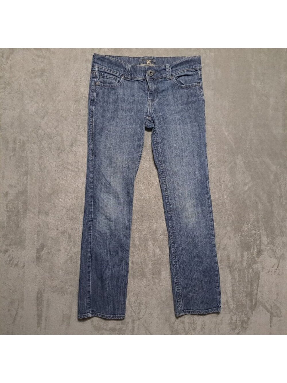 NY&Co Size 4 Denim Jeans Low Rise Straight Casual Classic Style